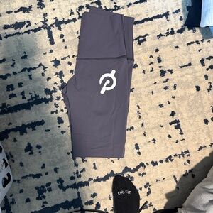 LuluLemon Scallop Charcoal and purple hue Leggings